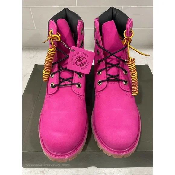 6in dark pink womens timberlands size 7.5. NEVER WORN. BRAND NEW! VERY RARE!! - Picture 9 of 10
